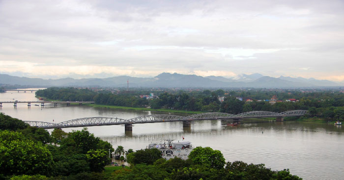 Tóm tắt bài Ca Huế trên dòng Hương