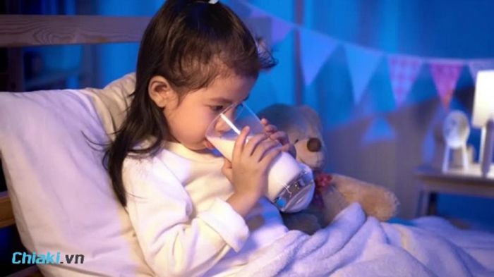 Cách giảm lượng sữa buổi tối cho trẻ một cách hiệu quả
