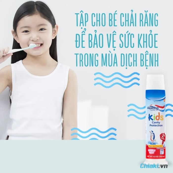 Kem đánh răng làm sạch mảng bám cho bé Aquafresh