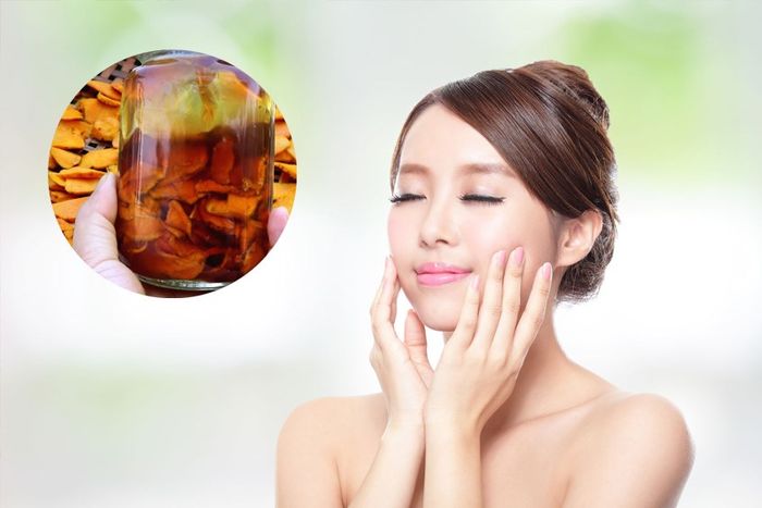 Nghệ ngâm mật ong là sự lựa chọn của nhiều bà mẹ sau sinh để chăm sóc da