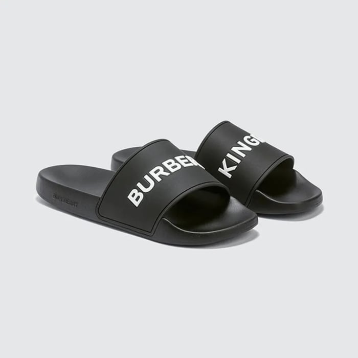 Đôi dép da nam cao cấp Burberry Men's Black Kingdom Motif Slides mang tính độc đáo