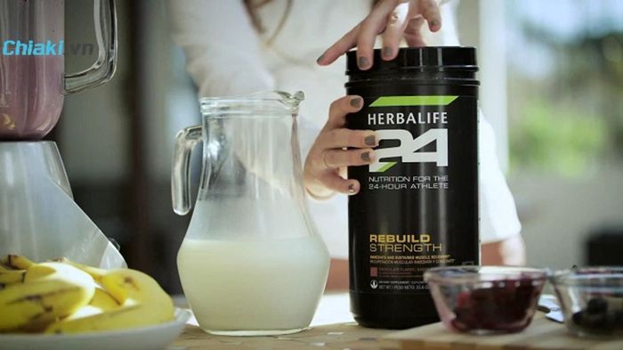 Bột dinh dưỡng thể thao Herbalife 24 Rebuild Strength