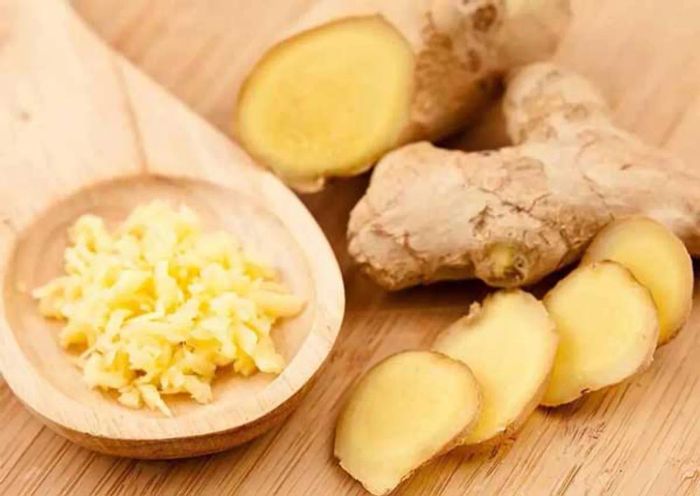mẹo dân gian chữa ốm nghén với gừng tươi