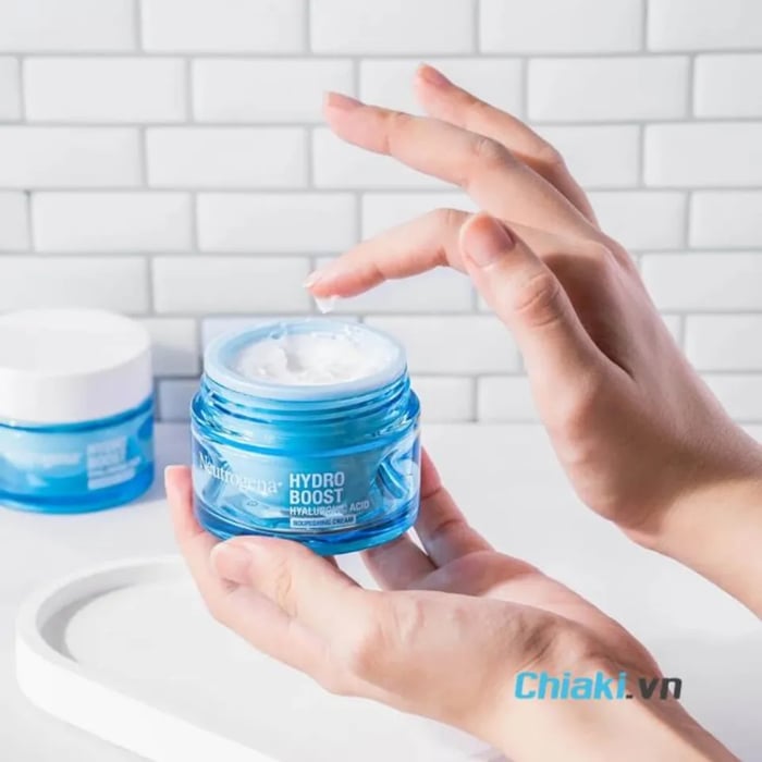 <strong><span style='font-size: 12pt; color: #000000;'>Kết cấu của kem dưỡng ẩm Neutrogena Hydro Boost Gel Cream</span></strong>