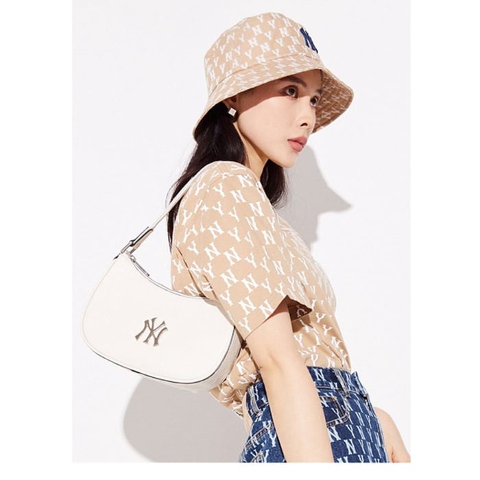 Túi đeo vai MLB Monogram Embossed Hobo Bag 3ABQS022N-50CRS dành cho phái đẹp