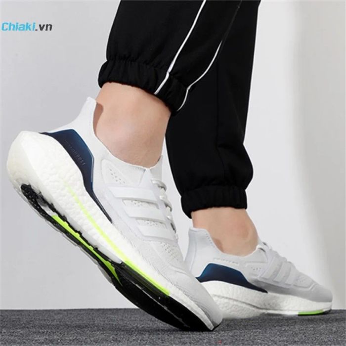 Giày Thể Thao Adidas UltraBoost 21