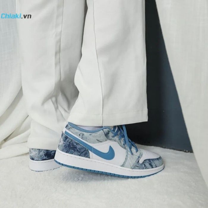 Giày Nike Air Jordan 1 Low Washed Denim