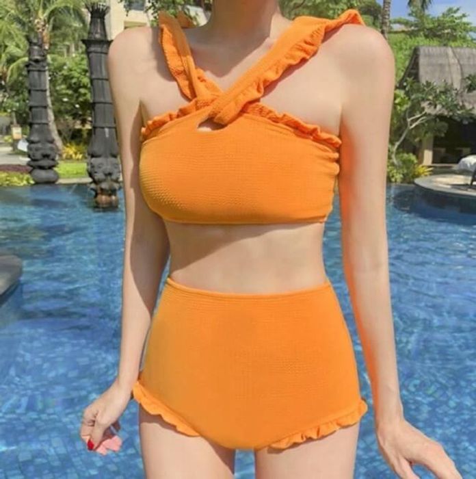 Mẫu bikini cạp cao 2 dây xếp ly cách điệu