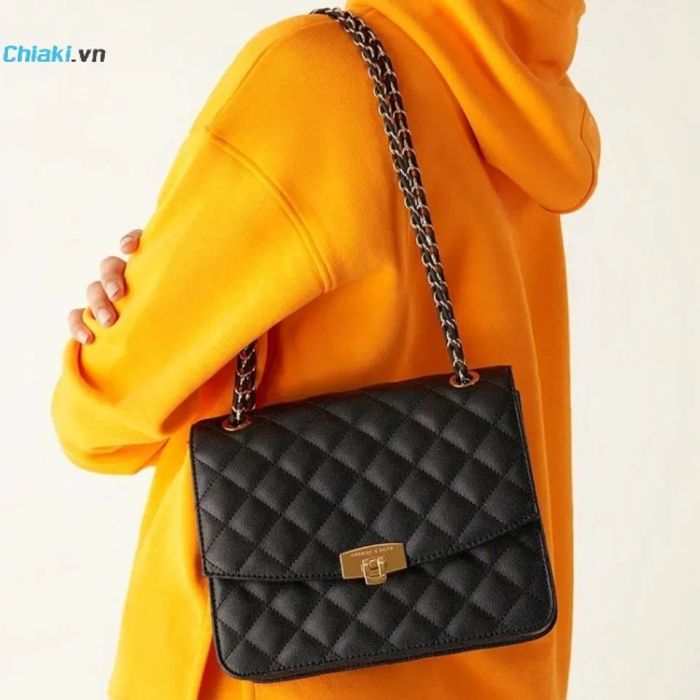 Túi xách Charles & Keith Quilted Push-Lock Clutch Bag - Màu Đen