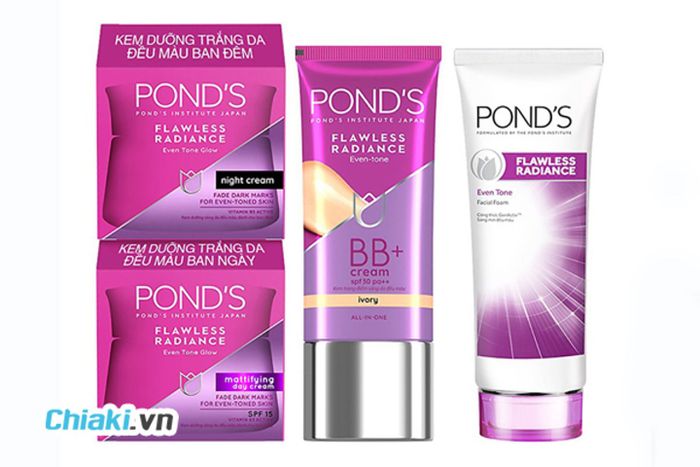 Sữa rửa mặt Pond's Flawless Radiance Even Tone Glow