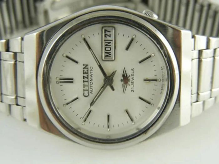 Đồng hồ Citizen Automatic cổ chống nước 200m