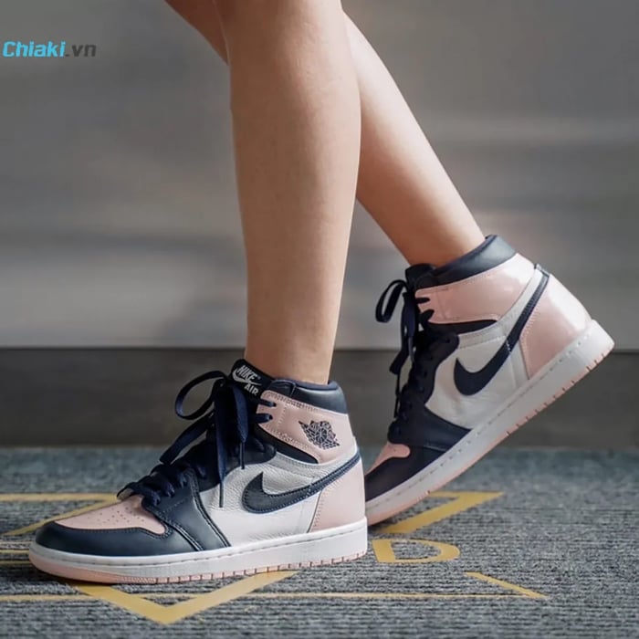 Giày thể thao unisex Nike Air Jordan 1 Retro High OG Bubble Gum Atmosphere