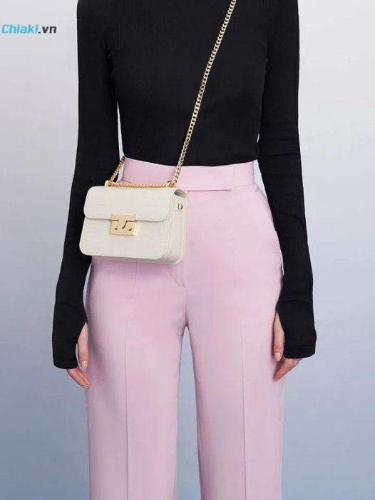 Túi đeo chéo Charles & Keith Croc-Effect Chain Strap Crossbody - Chalk