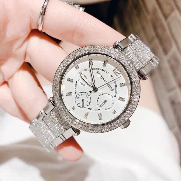 Đồng hồ đính đá quý của Michael Kors