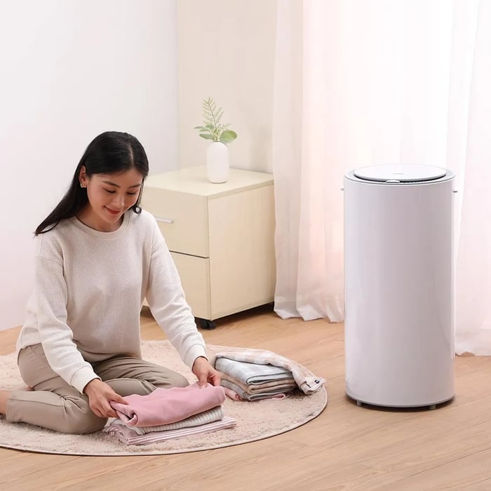 Máy sấy quần áo Xiaomi nhỏ gọn phù hợp cho gia đình sống trong căn hộ chung cư hoặc phòng nhỏ