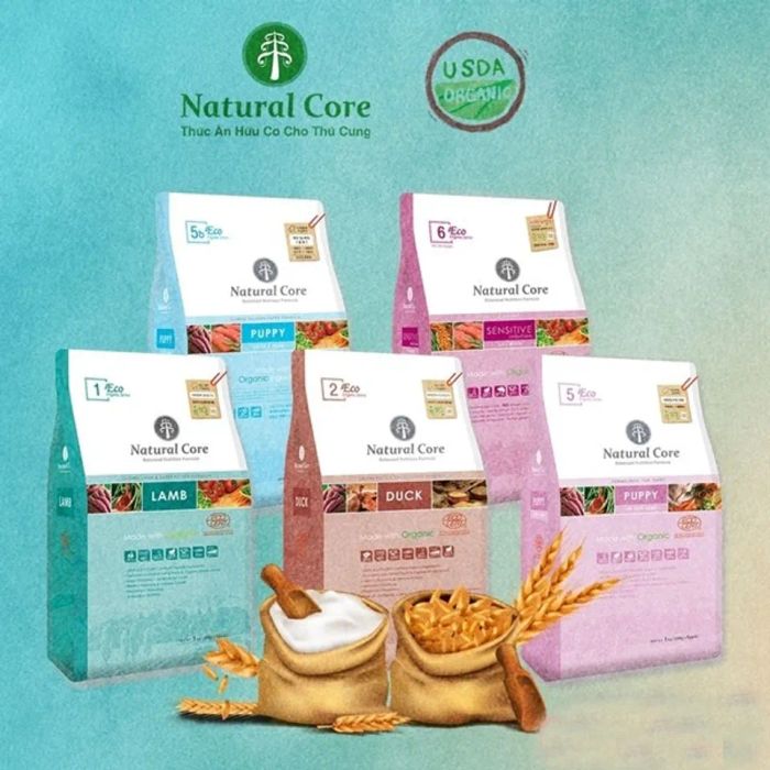 Đồ ăn cho Poodle từ thương hiệu Natural Core.