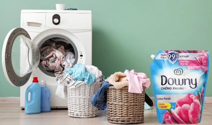 Dung dịch xả Downy hương nắng mai 3.5 lít