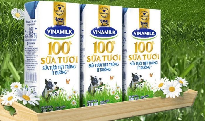 Lốc 4 hộp sữa tươi Vinamilk ít đường 180 ml