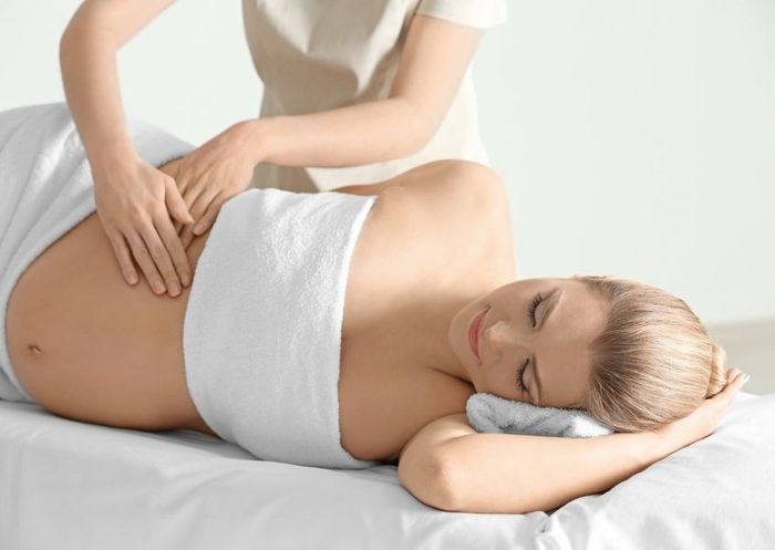 Phụ nữ mang thai có nên đi massage không? (Nguồn: pandaspa)