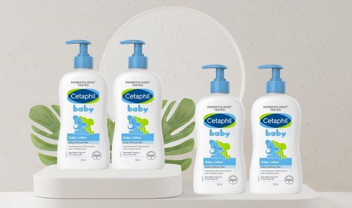 Kem dưỡng da dành cho bé Cetaphil Baby Daily Lotion chứa chiết xuất từ bơ hạt mỡ.