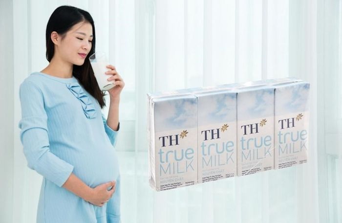 Dàn 4 hộp sữa tươi TH True Milk không đường dung tích 180 ml