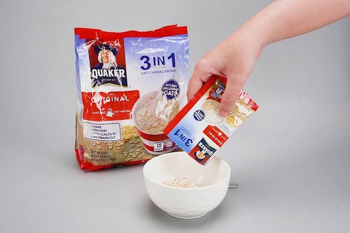 Yến mạch nguyên chất dạng hạt của Quaker 420g (phù hợp cho trẻ từ 3 tuổi trở lên)