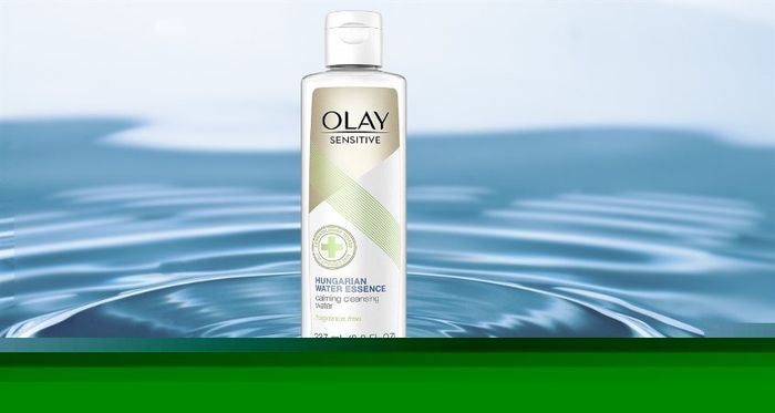 Sữa rửa mặt Olay Sensitive Facial Cleanser with Hungarian Water Essence