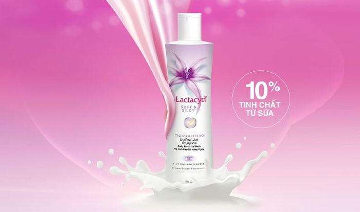 Dung dịch vệ sinh Lactacyd Soft & Silky dưỡng ẩm 250ml