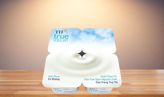 Lốc 4 hộp sữa chua có đường TH true YOGURT 100g (dành cho trẻ từ 1 tuổi)