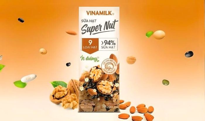 Hộp 4 chai sữa hạt Vinamilk Super Nut 180 ml (dành cho trẻ từ 4 tuổi)