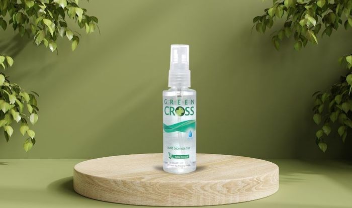 Xịt rửa tay khô Green Cross với hương trà xanh, chai 70 ml