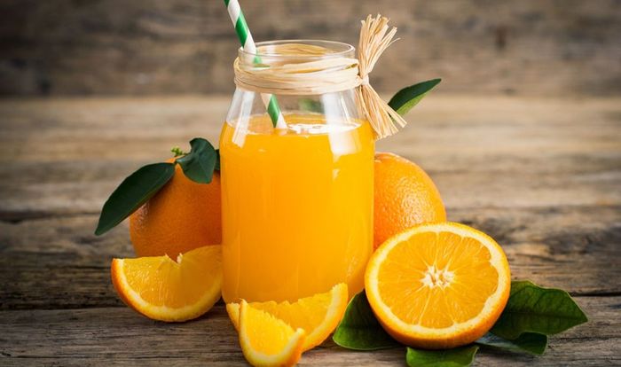 Ngoài vitamin C, nước cam cũng chứa nhiều vitamin D cần thiết