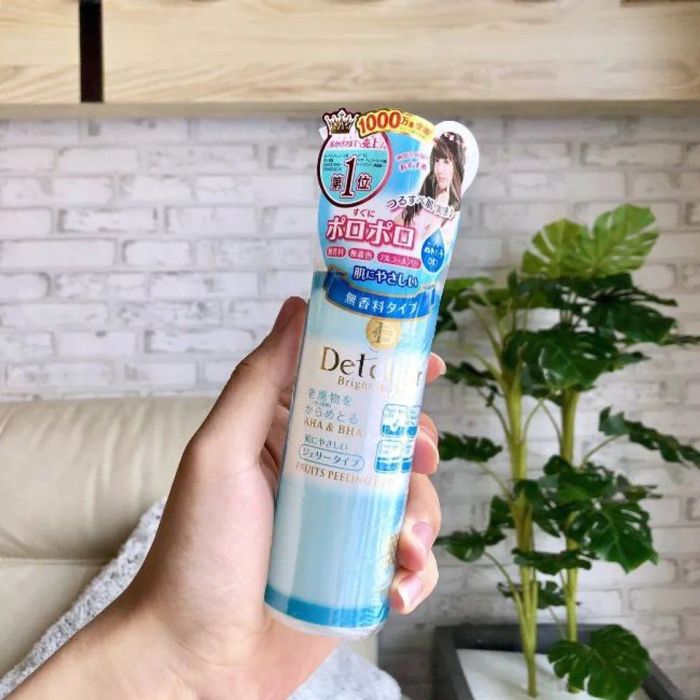 Tẩy tế bào chết BHA giá bình dân Detclear Bright & Peel của Nhật