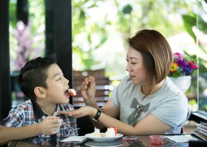 Cha mẹ trực thăng. Nguồn từ theasianparent