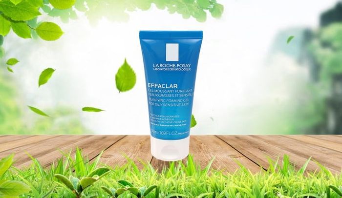 Gel rửa mặt làm dịu và giảm kích ứng cho da dầu mụn và da nhạy cảm La Roche-Posay Effaclar 50 ml