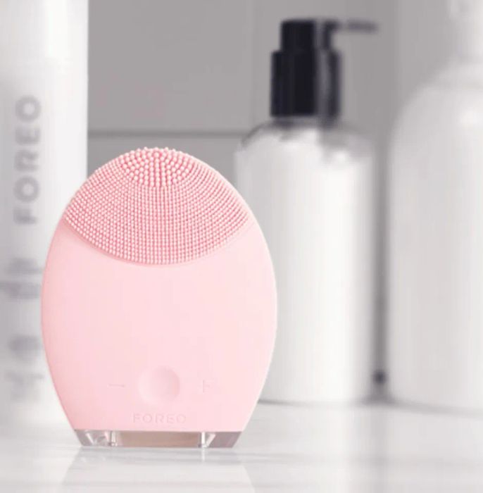 Giá máy rửa mặt Foreo Luna