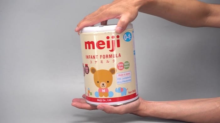 Sữa bột Meiji Infant Formula 800g dành cho bé từ 0 đến 12 tháng tuổi