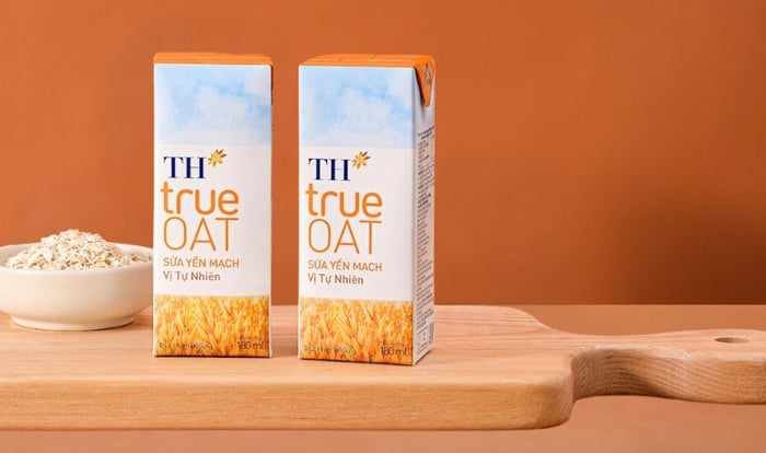 Lốc 4 hộp sữa yến mạch TH true Oat 180 ml (dành cho trẻ từ 1 tuổi)