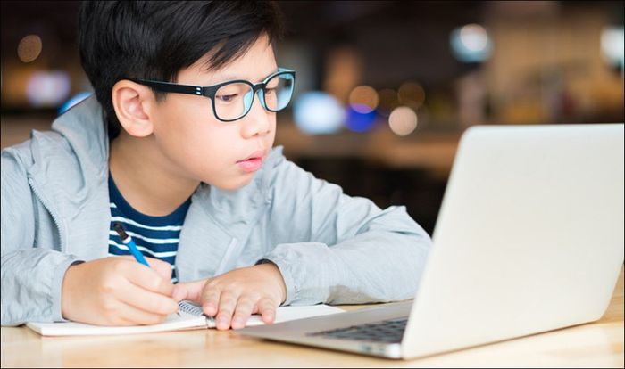 Dấu hiệu cận thị ở trẻ em