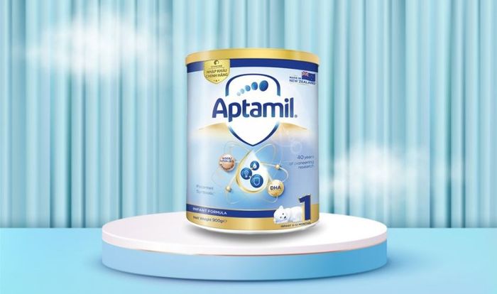 Sữa bột Aptamil Infant Formula số 1 900g (Dành cho trẻ từ 0 - 12 tháng tuổi)