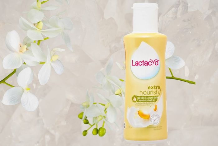 Lactacyd Extra Nourish giúp làm sạch và dưỡng ẩm vùng kín hiệu quả