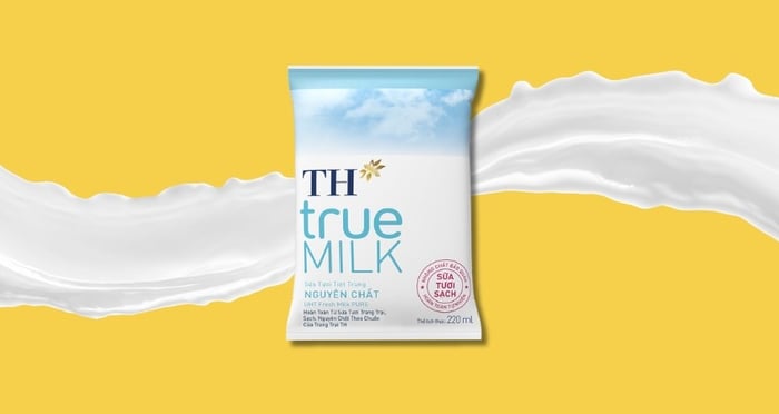 Sữa tươi tiệt trùng TH true MILK không đường 220 ml (dành từ 1 tuổi)