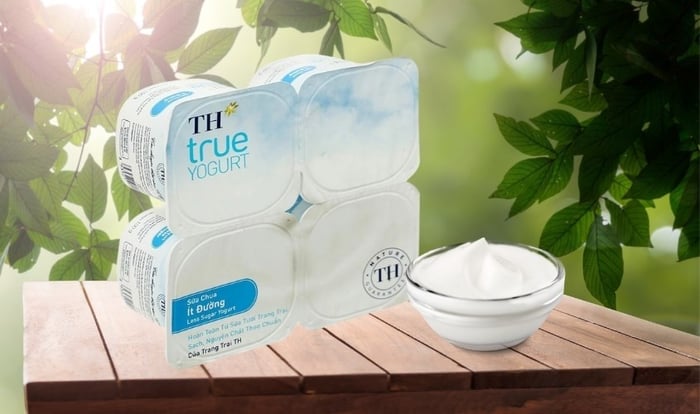 Hộp sữa chua ít đường TH true YOGURT 100g (dành cho trẻ từ 1 tuổi) - Lốc 4 hộp