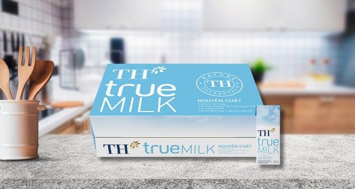 Thùng 48 hộp sữa tươi tiệt trùng TH true MILK không đường 180 ml (dành cho trẻ từ 1 tuổi)