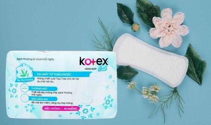 Băng vệ sinh hàng ngày Kotex Cool dịu mát không cánh 40 miếng