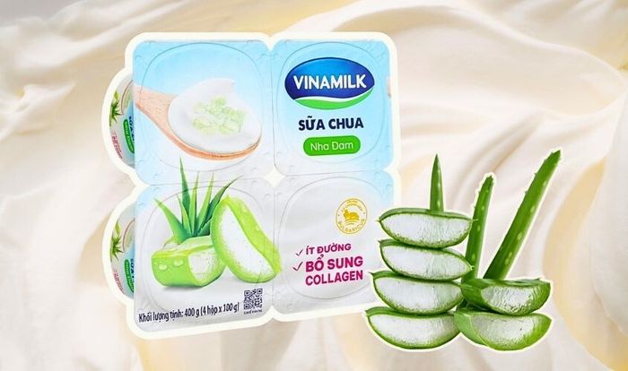 Dòng sữa chua nha đam ít đường Vinamilk 100g (phù hợp từ 6 tuổi) - Lốc 4 hộp