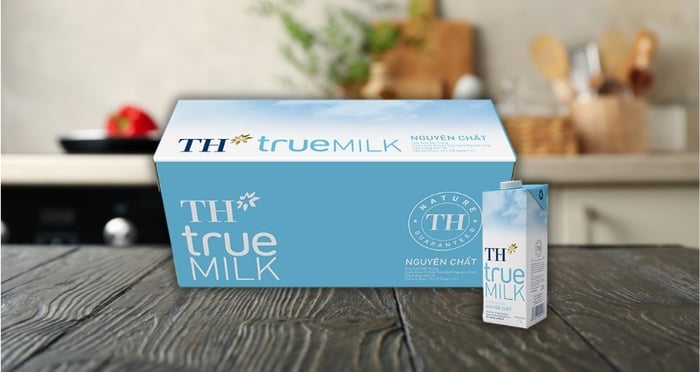 Thùng 12 hộp sữa tươi tiệt trùng TH true MILK không đường 1 lít (từ 1 tuổi)