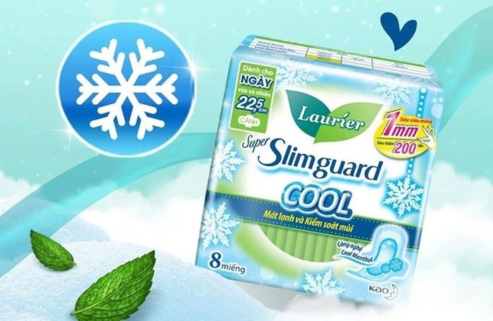 Băng vệ sinh ban ngày Laurier Super Slimguard Cool mát lạnh và kiểm soát mùi có cánh 16 miếng