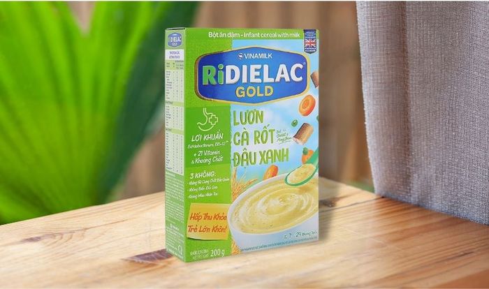 Bột ăn dặm Vinamilk RiDielac Gold lươn, cà rốt và đậu xanh hộp 200g (7 - 24 tháng)