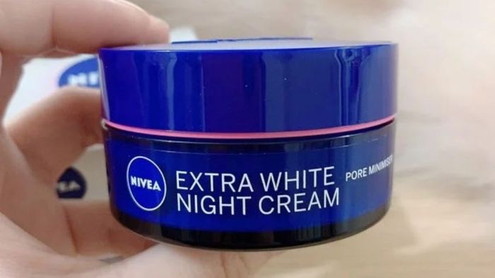 Kem dưỡng ẩm Nivea Extra White Night Cream Pore Minimiser